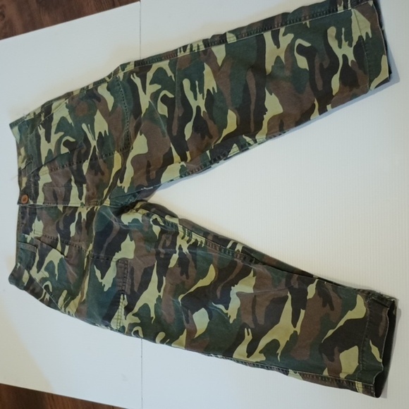 Sundry Green Camo High Waisted Cropped Lightweight Cotton Pants A13 - Picture 1 of 8